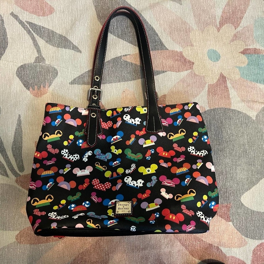 Dooney & Bourke 2017 Disney passholder exclusive “I am ear hat”